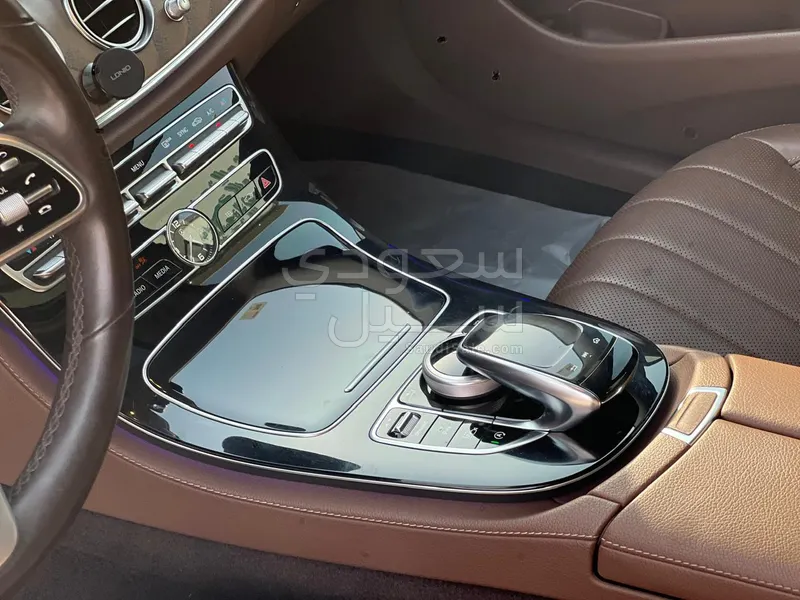 2020 Mercedes-Benz E 300