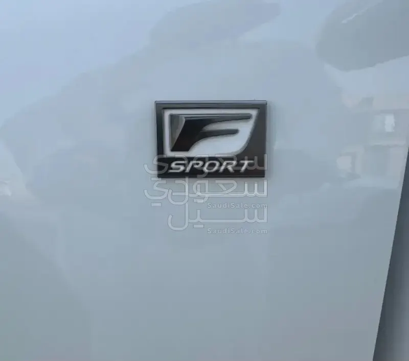 2023 لكزس إل إكس 600 إف