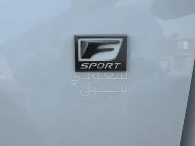 2023 لكزس إل إكس 600 إف