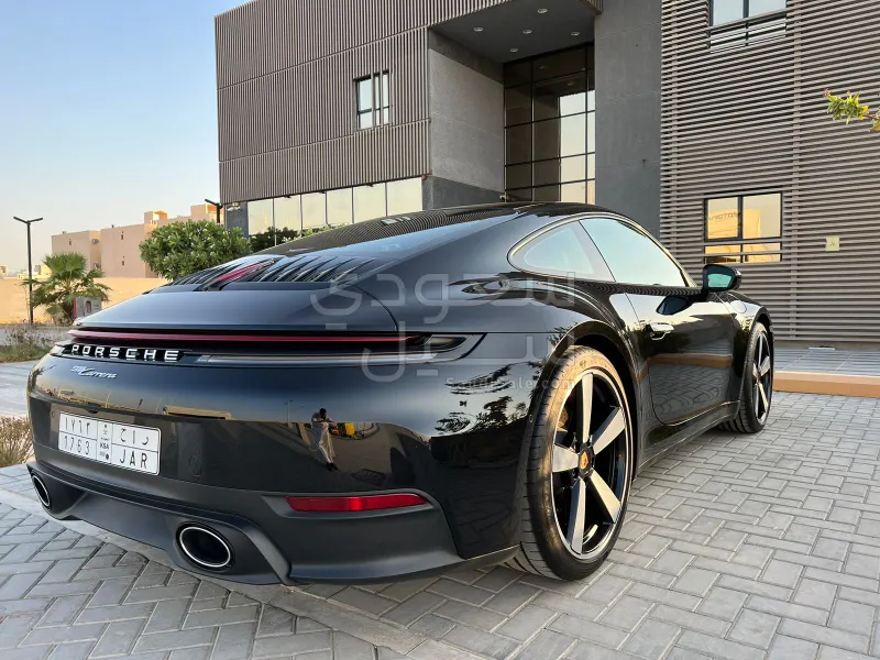 2025 بورش 911 كاريرا