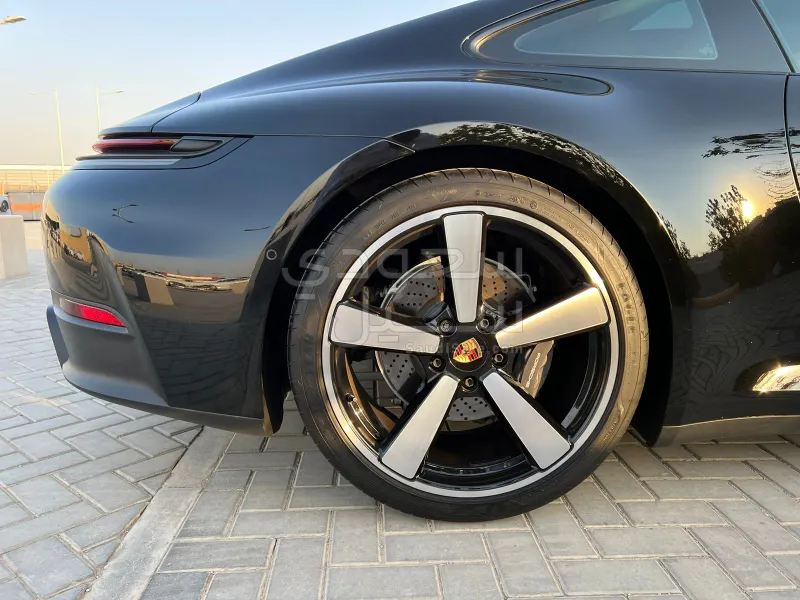 2025 بورش 911 كاريرا