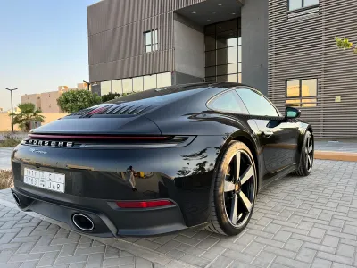 2025 بورش 911 كاريرا