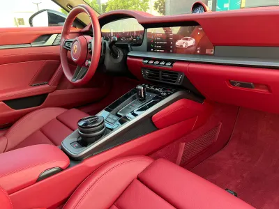 2025 بورش 911 كاريرا