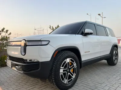 2024 ريفيان أر 1 إس