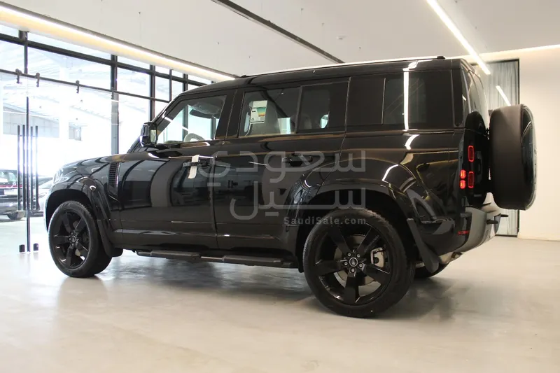 2025 Land Rover Defender 110