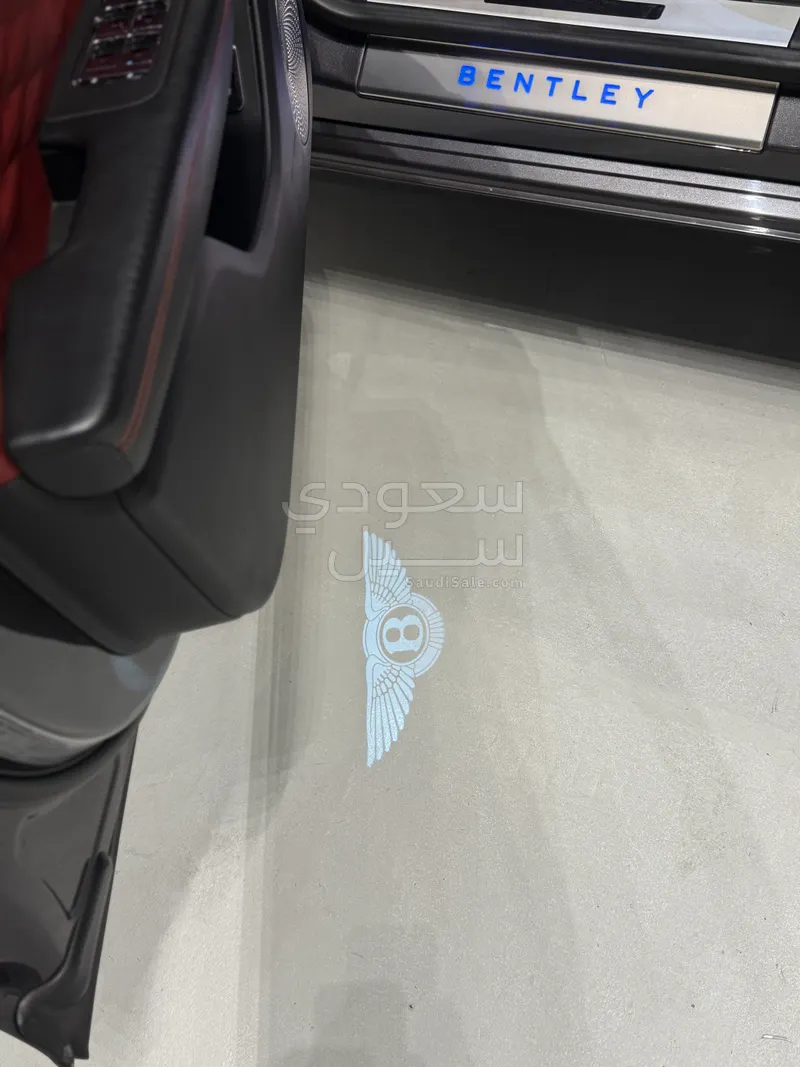 2020 بنتلي كونتيننتل فلاينج سبير الاصدار الاول
