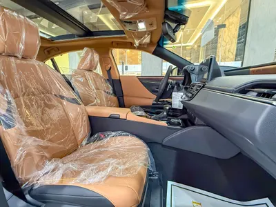2025 لكزس إي إس 350