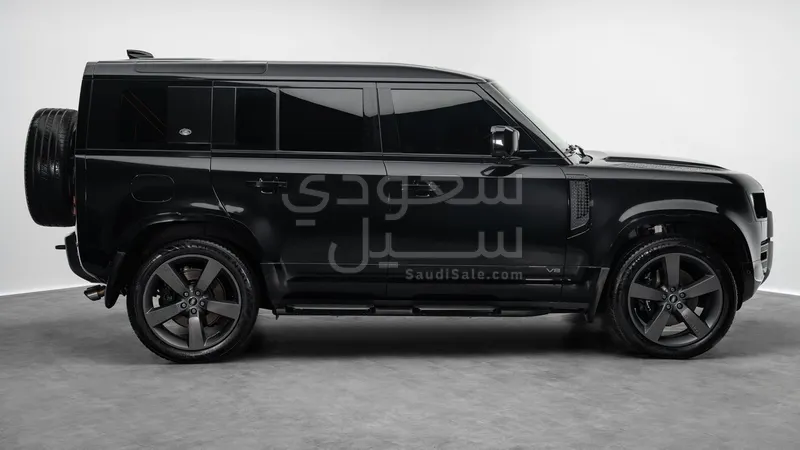 2023 لاند روفر ديفيندر 110