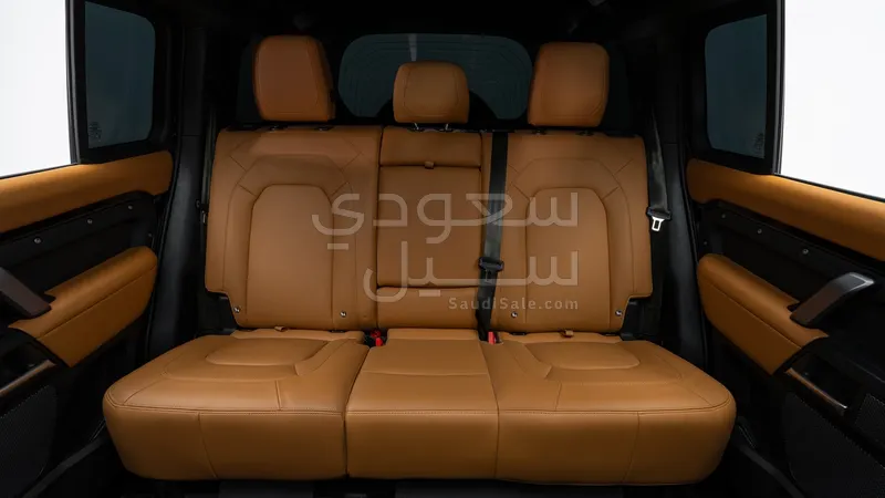 2023 لاند روفر ديفيندر 110