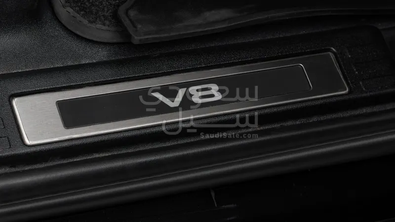 2023 لاند روفر ديفيندر 110