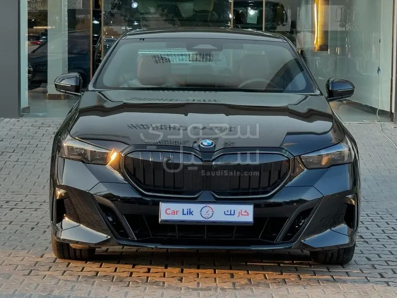 2026 BMW 5 Series 520i Mkit