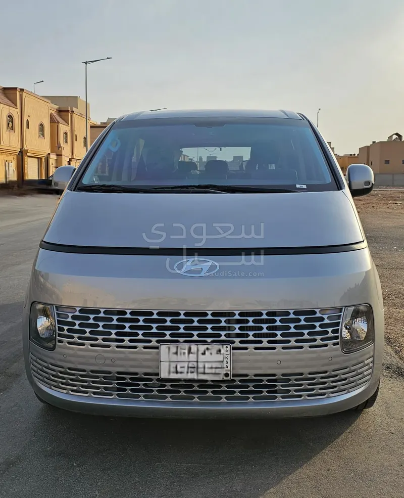 2025 هيونداي ستاريا