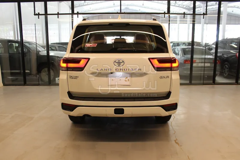 2025 Toyota Land Cruiser GXR