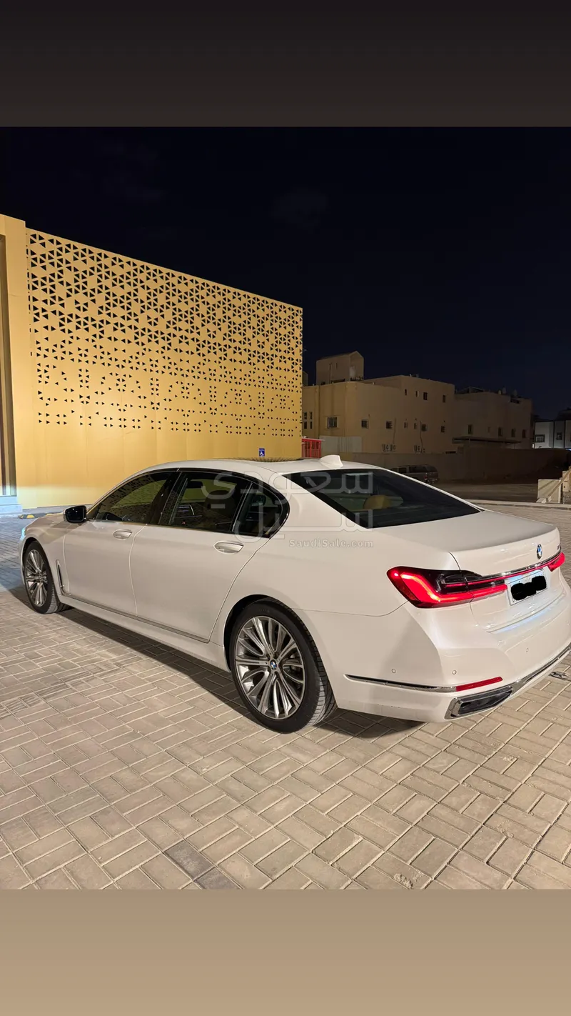 2020 بي ام دبليو الفئة السابعة 730 إل أي