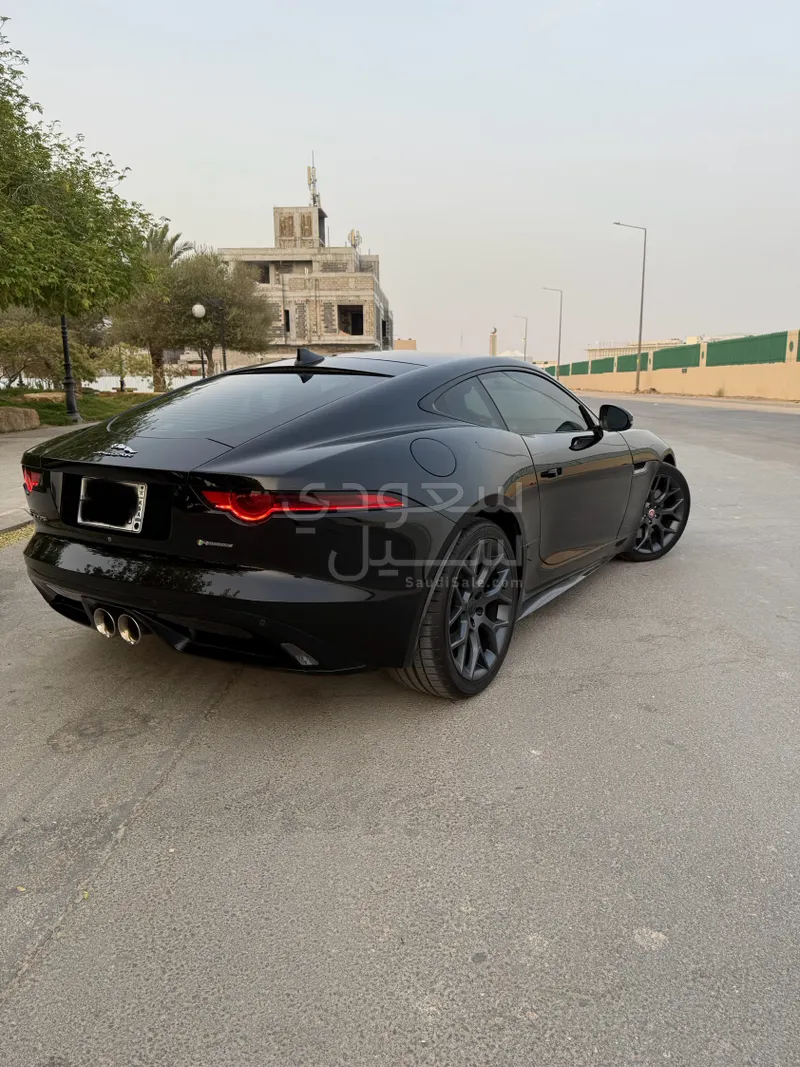 2018 Jaguar F-Type R