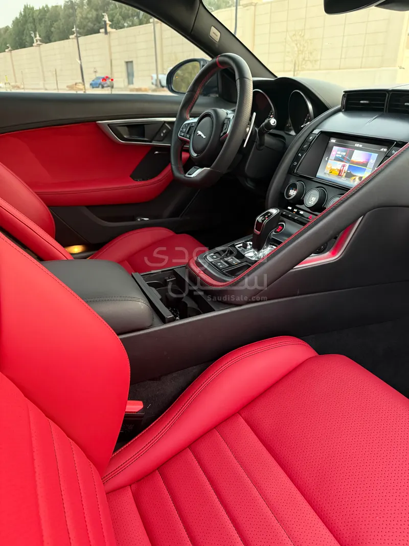 2018 Jaguar F-Type R