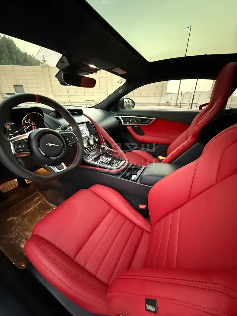 2018 Jaguar F-Type R