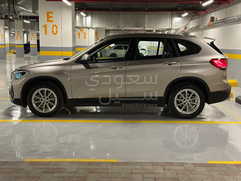 2022 بي ام دبليو الفئة اكس 1