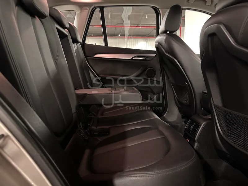 2022 بي ام دبليو الفئة اكس 1