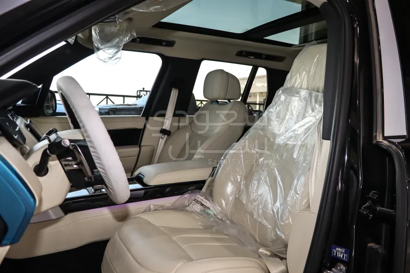 2025 Land Rover Range Rover Vogue SE