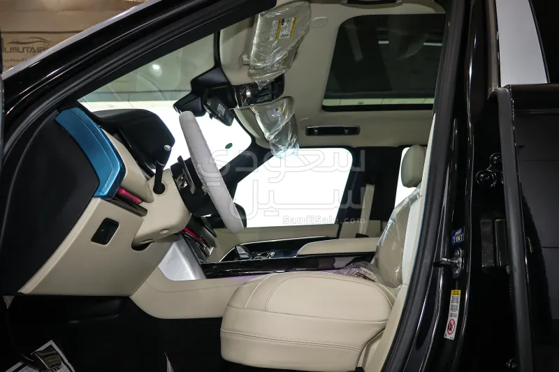 2025 Land Rover Range Rover Vogue SE