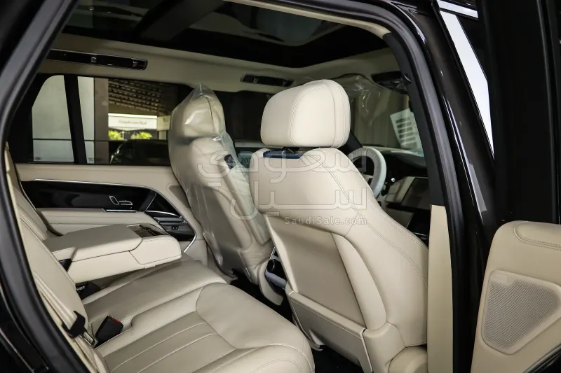 2025 Land Rover Range Rover Vogue SE