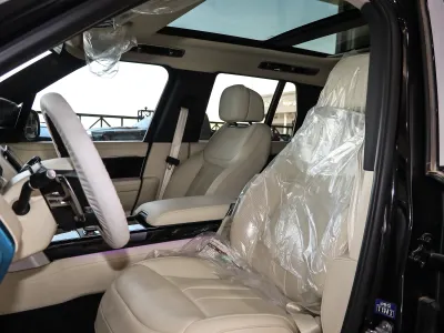 2025 Land Rover Range Rover Vogue SE