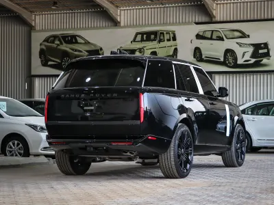 2025 Land Rover Range Rover Vogue SE