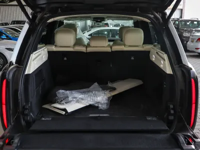 2025 Land Rover Range Rover Vogue SE