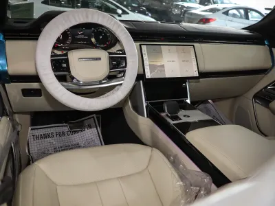 2025 Land Rover Range Rover Vogue SE