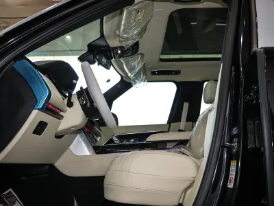 2025 Land Rover Range Rover Vogue SE