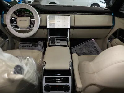 2025 Land Rover Range Rover Vogue SE