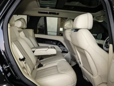 2025 Land Rover Range Rover Vogue SE