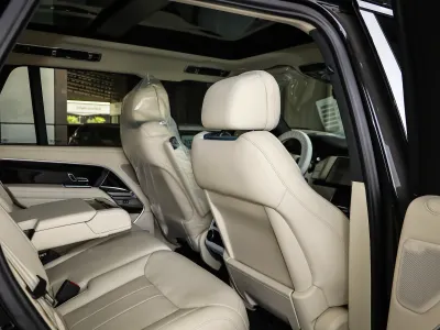 2025 Land Rover Range Rover Vogue SE