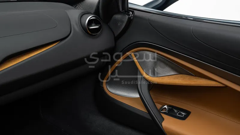 2024 McLaren 750s