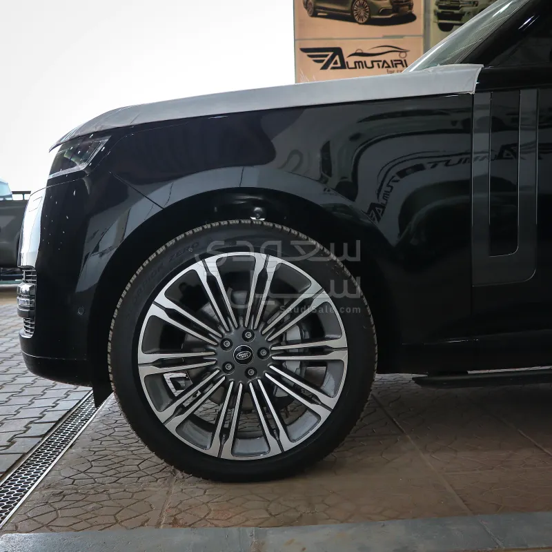2025 Land Rover Range Rover HSE