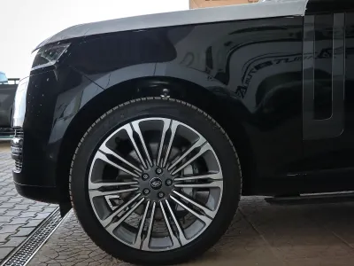 2025 Land Rover Range Rover HSE