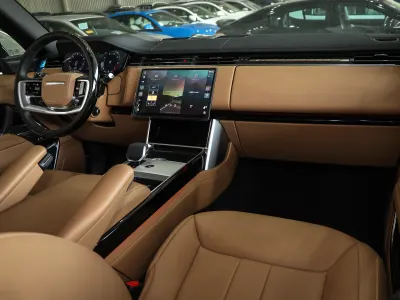 2025 Land Rover Range Rover HSE
