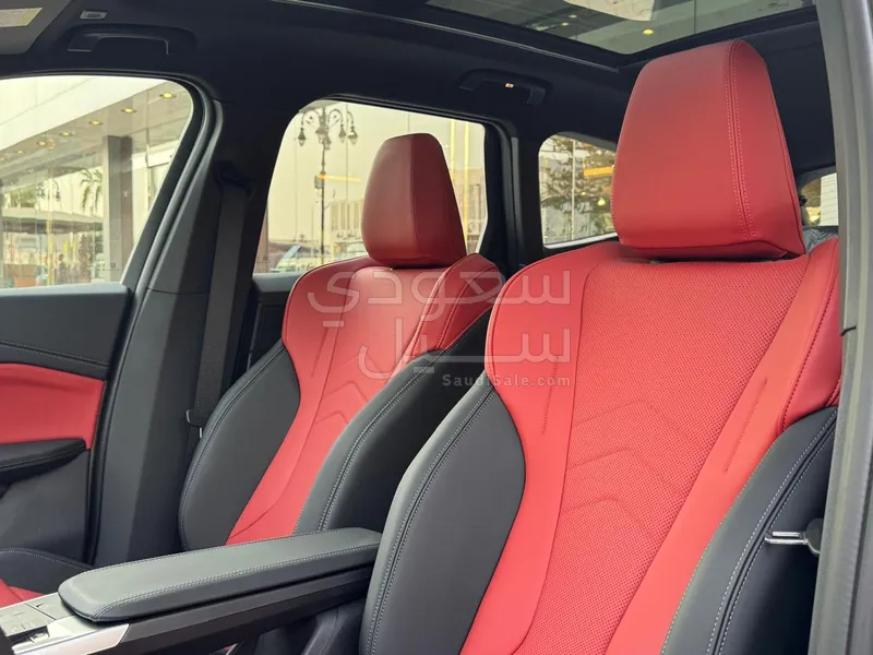 2025 بي ام دبليو الفئة اكس 1