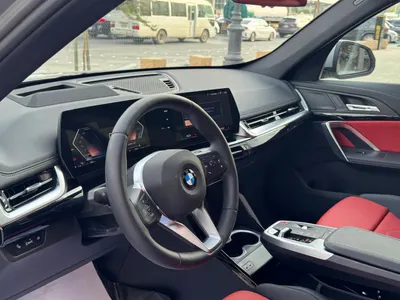 2025 بي ام دبليو الفئة اكس 1