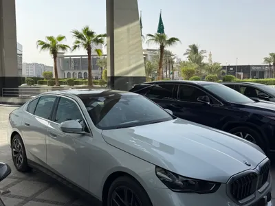 2024 بي ام دبليو الفئة الخامسة 520 أي