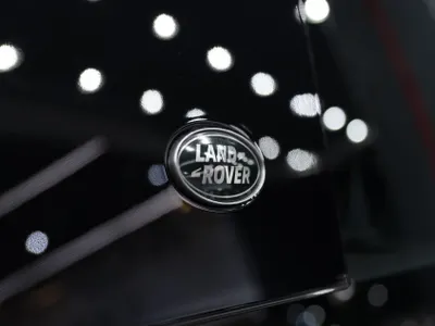2024 لاند روفر ديفيندر اس اي