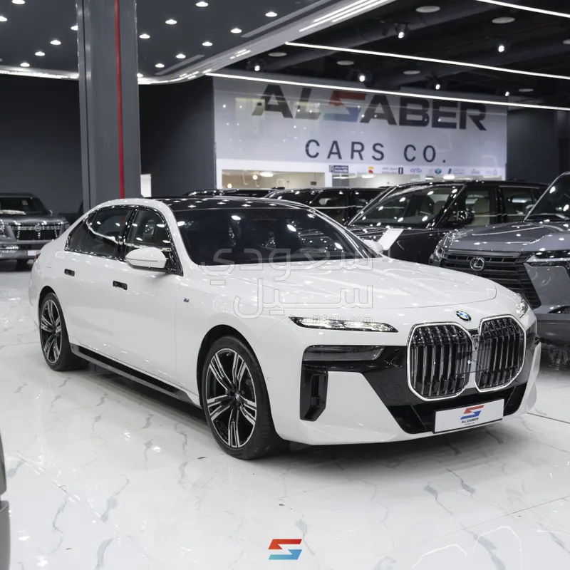 2026 بي ام دبليو الفئة السابعة 735أي