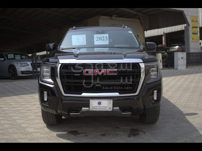2023 GMC Yukon SLE