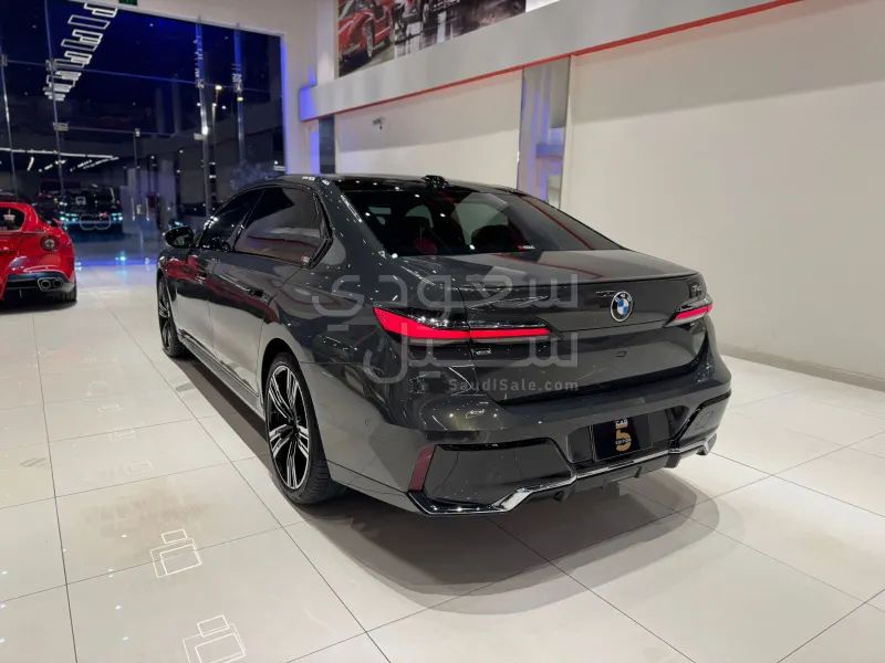 2023 بي ام دبليو الفئة السابعة 740أي