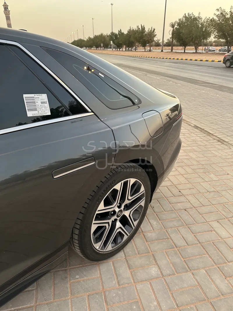 2025 هيونداي ازيرا سمارت