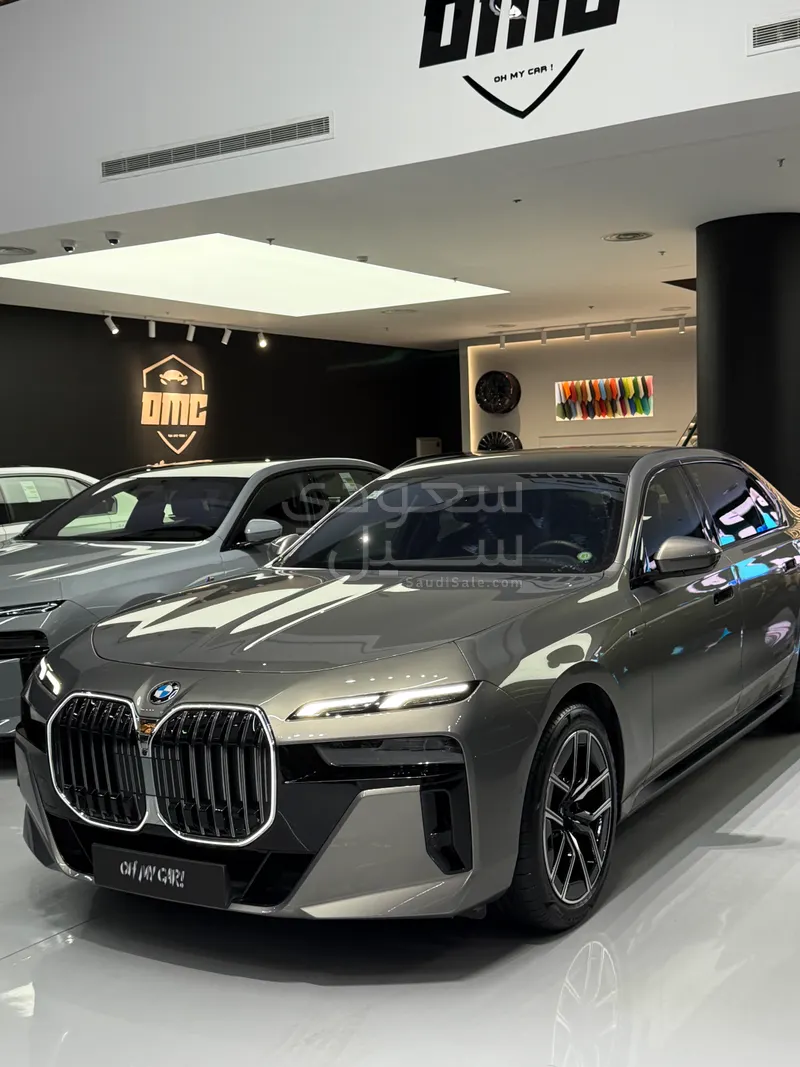 2024 بي ام دبليو الفئة السابعة 735أي