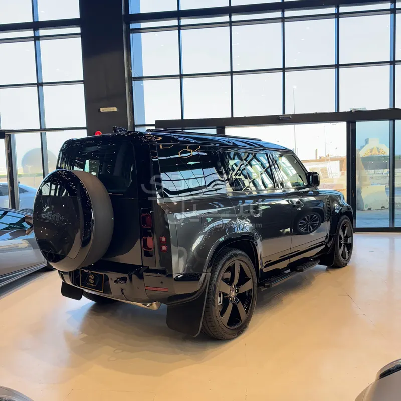 2025 Land Rover Defender HSE