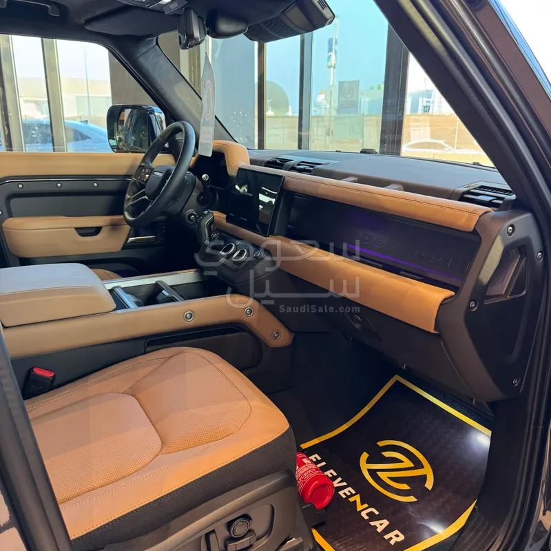 2025 Land Rover Defender HSE