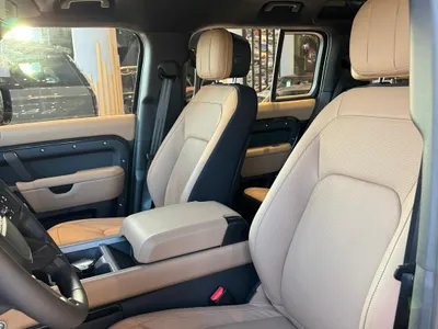 2025 Land Rover Defender HSE